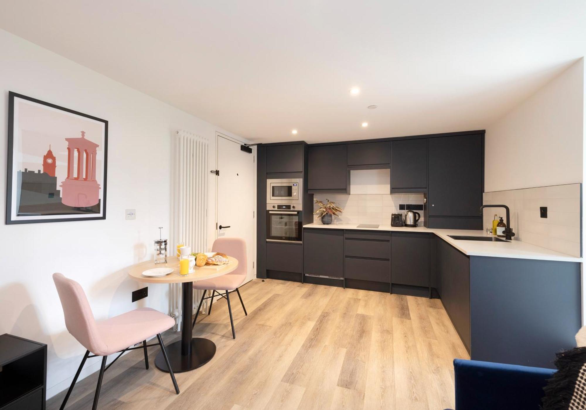 אדינבורו Charming Studios Near Holyrood Park & Calton Hill חדר תמונה