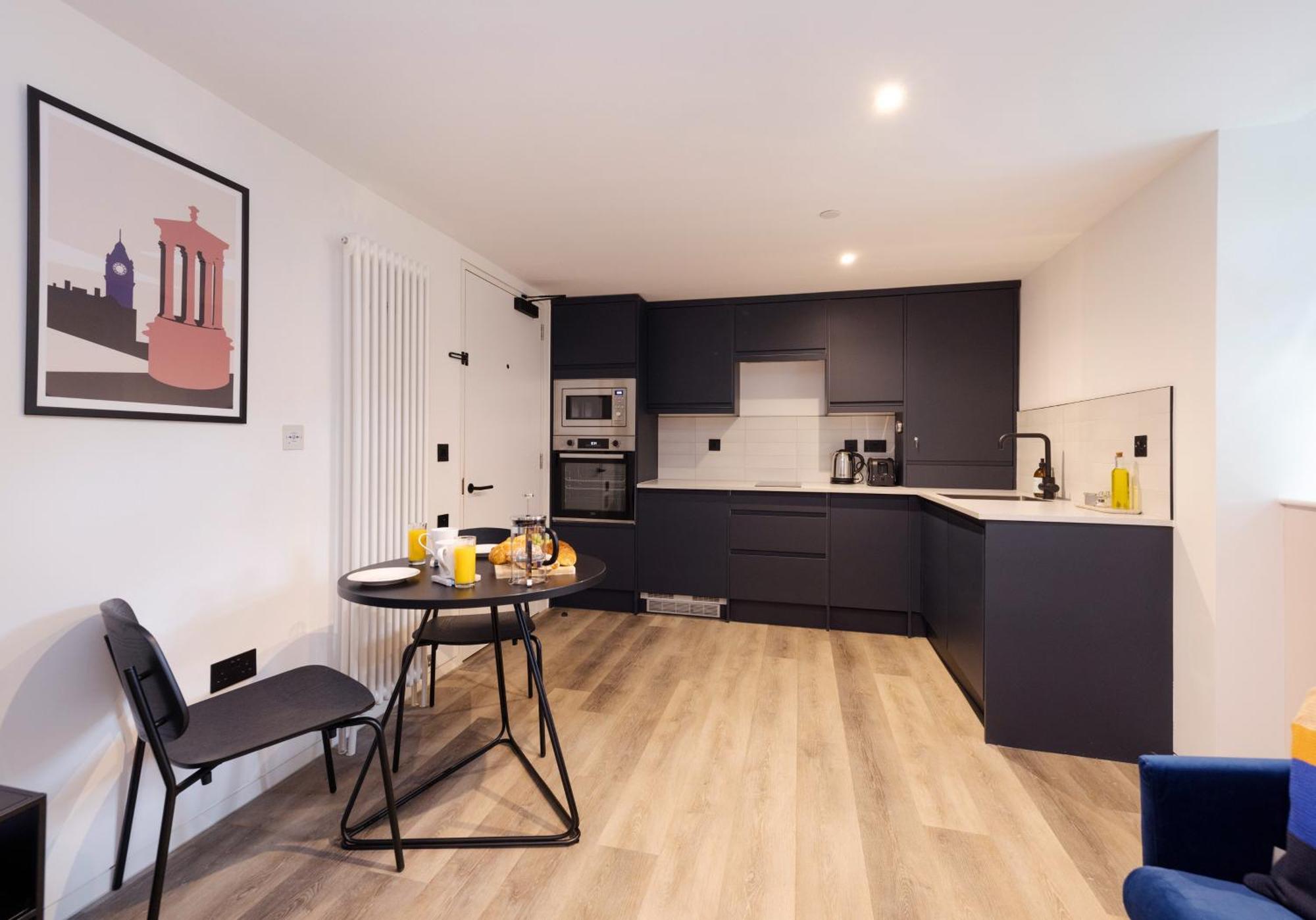 אדינבורו Charming Studios Near Holyrood Park & Calton Hill חדר תמונה